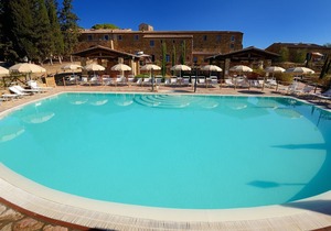 Lovely apartment for 3 guests with pool, A/C, TV, panoramic view and parking