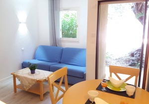 Lovely studio with pool and park near the beach