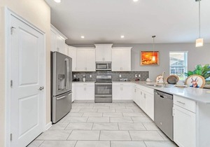 Lux 9Br Villa Close 2 Disney Pool Spa (9032SD)