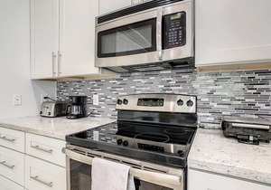 Luxurious 3-Bedroom Townhome in Festival Resort |Private Pool | Close to Theme Parks | Resort Access