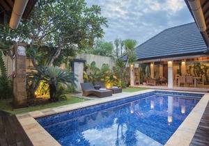 Luxurious 3 Master Bedroom Villa with Pool in Seminyak - Villa Bhakti Bali