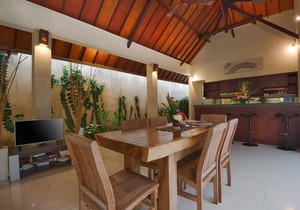 Luxurious 3 Master Bedroom Villa with Pool in Seminyak - Villa Bhakti Bali