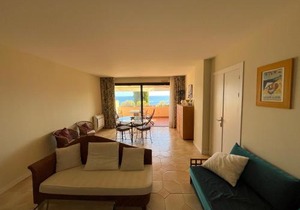 Luxurious sea view apartment
