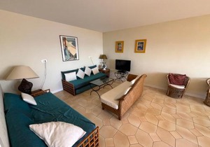 Luxurious sea view apartment