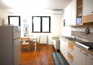 M195 - Marcelli, three-room apartment with terrace 200m from the sea