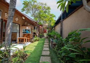 Made Taro - Menjangan Homestay