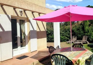 Maison conviviale avec vue sur la montagne à Sainte-Maxime