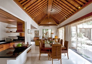 Majestic 4BR Villa Located Near The Beach, Sanur! 8Min Walk To The Night Market!