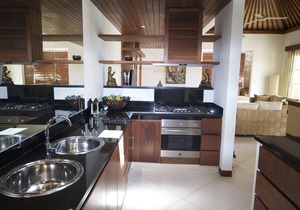 Majestic 4BR Villa Located Near The Beach, Sanur! 8Min Walk To The Night Market!