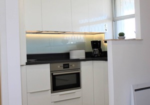 Modern 1BR Apartment, Terrace, Parking, Villeneuve-Loubet Plage