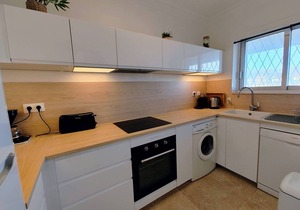 Modern Apartment for 4 with AC and Parking, Villeneuve-Loubet Beach