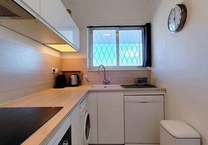 Modern Apartment for 4 with AC and Parking, Villeneuve-Loubet Beach