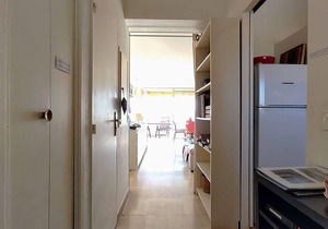Modern Apartment for 4 with AC and Parking, Villeneuve-Loubet Beach