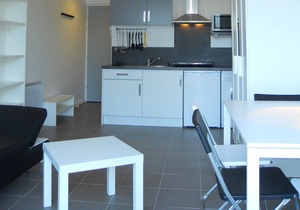 modern studio with south-facing terrace, WiFi, 700 m to the beach, all shops
