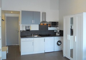 modern studio with south-facing terrace, WiFi, 700 m to the beach, all shops