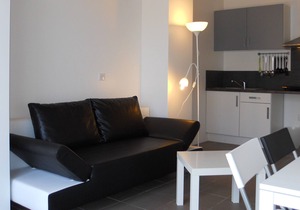 modern studio with south-facing terrace, WiFi, 700 m to the beach, all shops