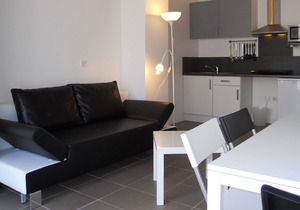 modern studio with south-facing terrace, WiFi, 700 m to the beach, all shops