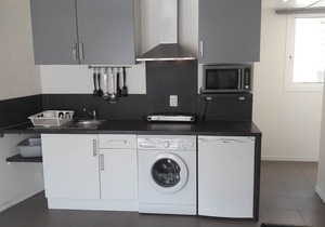 modern studio with south-facing terrace, WiFi, 700 m to the beach, all shops