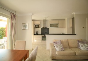 Modern Two Bedroom Ground Floor Apartment close to beach and Juan Les Pins