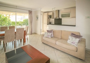 Modern Two Bedroom Ground Floor Apartment close to beach and Juan Les Pins