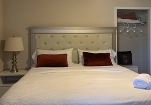 Near Disney Private Luxury Suite 2 bedrooms-1 bath located in the second floor