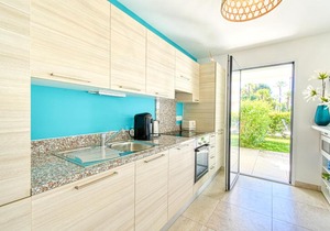 Nice Apartment With Private Garden, Pool & Parking