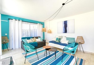 Nice Apartment With Private Garden, Pool & Parking