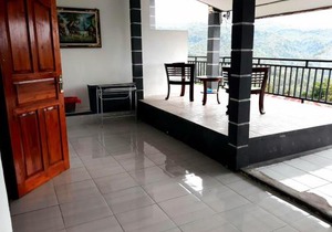 One Homestay and Warung