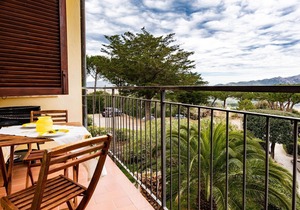 Pet-friendly Apartment Mono Le Lecce with Pool & Balcony