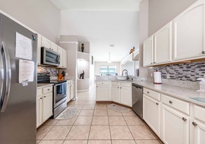 Premier Host-Beautiful 4BR/2BA Pool HEAT Home SAFE QUIET Lot - Disney 15 Minutes