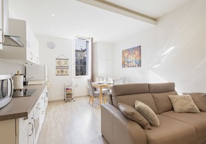 RARE ! One bedroom apartment on the Place Nationale with parking and AC