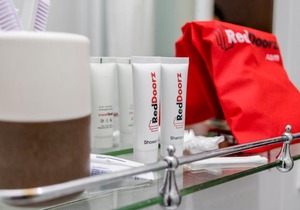 RedDoorz Plus near Mall Bali Galeria 2