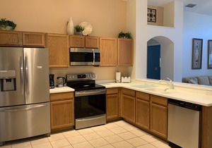 Renovated Waterfront 3Bd/2B Home 20min to Disney, Universal and Shops