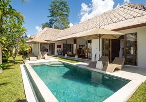 Rent a Luxury Villa in Bali Close to the Beach, Bali Villa 2036