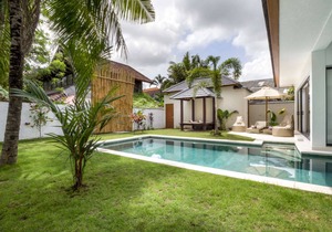Rent a Luxury Villa in Bali Close to the Beach, Bali Villa 2057