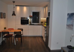 Sea view apartment, infinity pool, sleeps 4-5 people, 5 minutes from Monaco