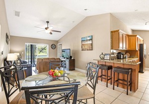 Southeast Facing Private Pool,lakeside,3 Br-2 Bath,10 Min-disney, Modern