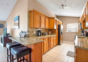 Southeast Facing Private Pool,lakeside,3 Br-2 Bath,10 Min-disney, Modern