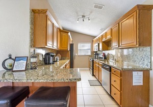 Southeast Facing Private Pool,lakeside,3 Br-2 Bath,10 Min-disney, Modern