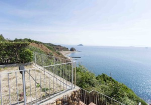 Splendid Residence La Scogliera on the East Coast, near the beach of Cala Seregola