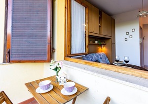 Studio Apartment 'Mono Le Lecce 2' with Mountain View, Pool & Balcony