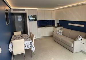 Studio Cabin for 2 adults opposite the beach.