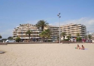 Studio cabine à 200m de Port Fréjus, plage, commerces, terrasse, 4 couchages, ménage inclus - FR-1-226A-31
