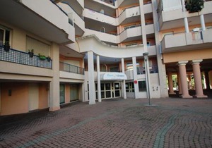 Studio climatisé avec terrasse, parking et alcôve – Centre de Menton, proche plages et commerces - FR-1-196-191