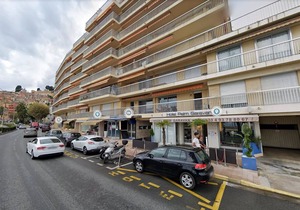 Stunning 1-Bedroom Apt with Sea View, Terrace, and Private Parking - Menton, Garavan Area