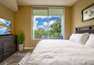 Stunning & Luxurious 2bed / 2Bath Condo with open floor plan - Downtown Orlando.