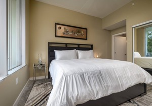 Stunning & Luxurious 2bed / 2Bath Condo with open floor plan - Downtown Orlando.