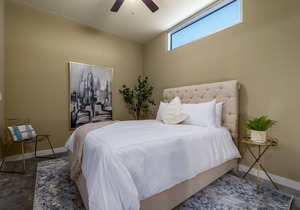 Stunning & Luxurious 2bed / 2Bath Condo with open floor plan - Downtown Orlando.
