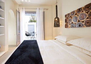 Traditional Villa with Private Heated Pool