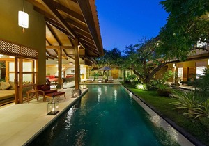 Unlock Lower Rate 7BR villa by the beach, Seminyak